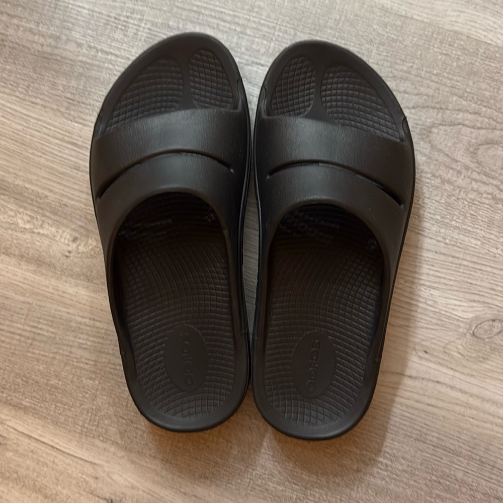 OOFOS Oohahh‎ Recovery Slide Sandals Black, Womens 10 Mens 8